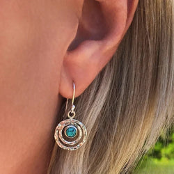 Boho Saturn Ohrringe mit türkisem Stein in Silber & Gold